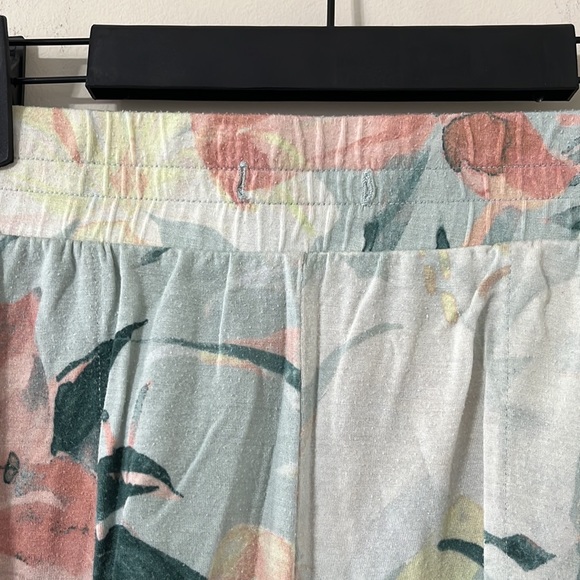 Stars Above Beautifully Soft Floral Pajama Shorts Size Medium - Picture 3 of 5